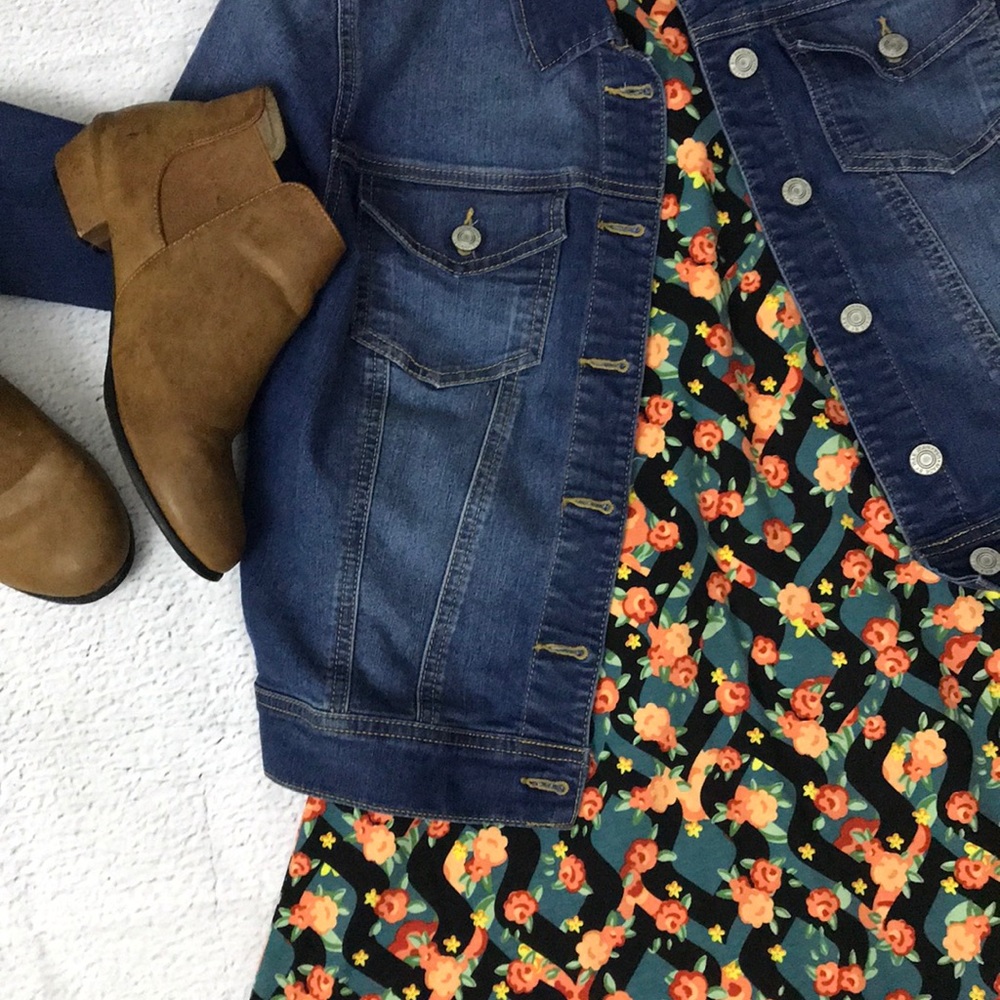 Carly XS Lularoe